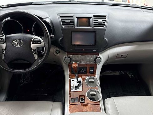 Used 2012 Toyota Highlander Limited image 25