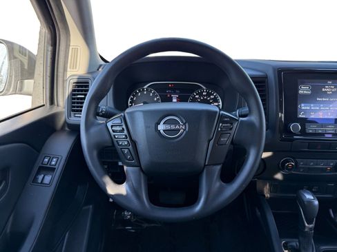 Used 2022 Nissan Frontier S image 12
