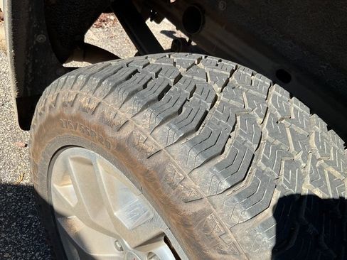 Used 2015 GMC Sierra 1500 SLT w/ SLT Crew Cab Value Package image 12