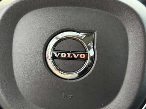 Used 2024 Volvo XC60 B5 Plus image 27