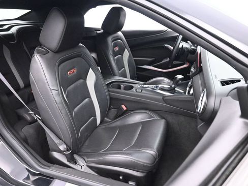 Used 2019 Chevrolet Camaro SS RWD image 18