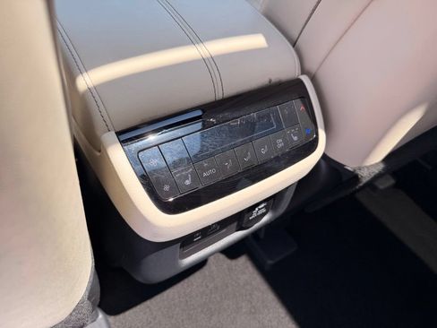 Used 2023 INFINITI QX60 Sensory w/ Vision Package AWD/4WD image 35