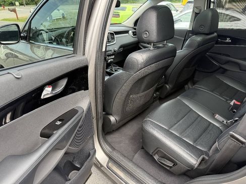 Used 2019 Kia Sorento SX w/ SX Touring Package AWD/4WD image 15