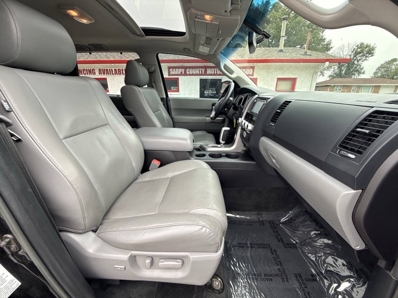 Used 2017 Toyota Sequoia Limited w/ Safety & Convenience Package AWD/4WD image 15