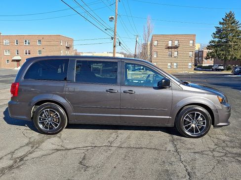 Used 2015 Dodge Grand Caravan SE w/ Quick Order Package 29E SE image 5