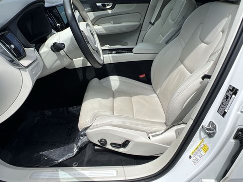 Used 2021 Volvo XC60 T5 Inscription w/ Protection Package FWD image 10