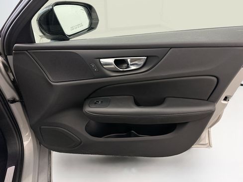 Used 2025 Volvo S60 B5 Core image 34