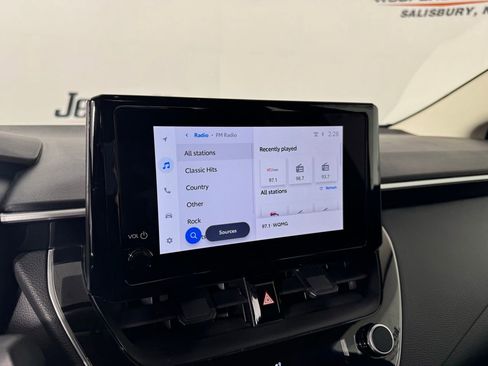 Used 2025 Toyota Corolla LE image 14