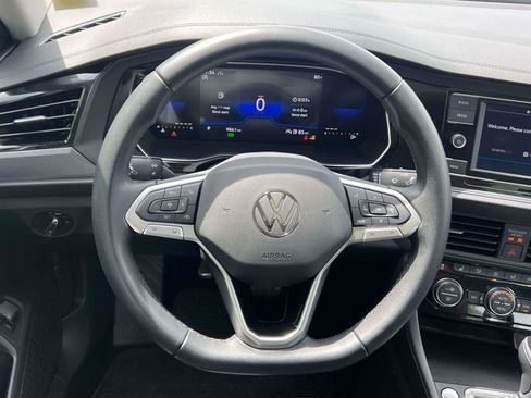 Used 2023 Volkswagen Jetta SE w/ Panoramic Sunroof Package FWD image 17