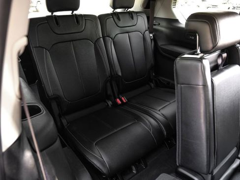 Used 2023 Jeep Grand Cherokee L Limited w/ Black Appearance Package RWD image 52