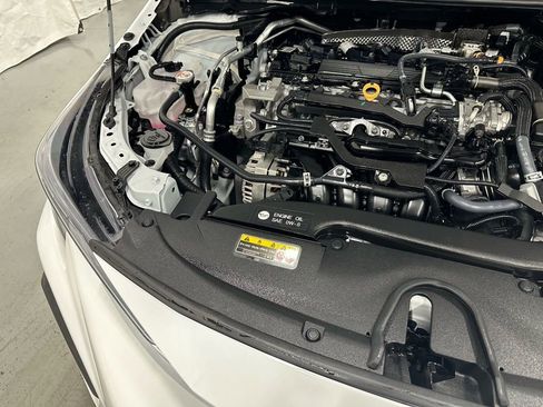 Used 2025 Toyota Corolla SE w/ SE Premium Package image 65