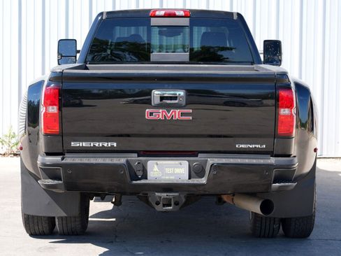 Used 2018 GMC Sierra 3500 Denali image 48