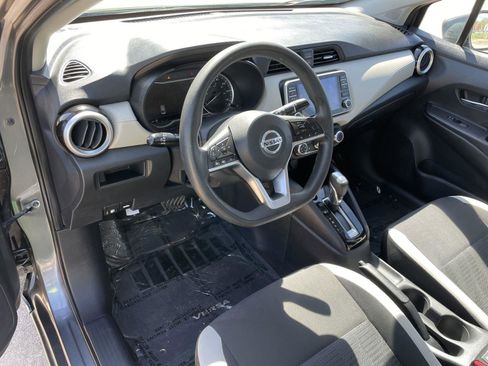 Used 2021 Nissan Versa SV FWD image 13