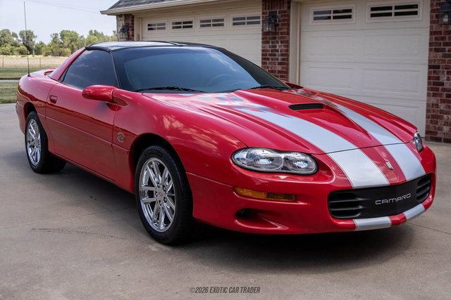 Used 2002 Chevrolet Camaro Z28 w/ SS Performance/Appearance Pkg RWD image 12