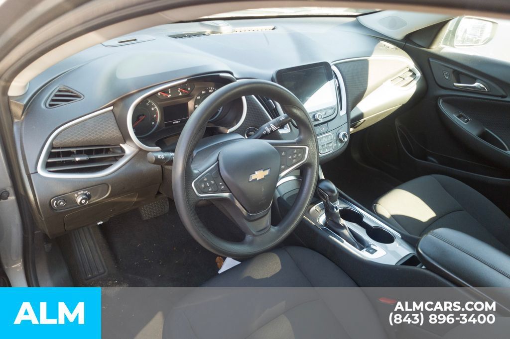 Used 2024 Chevrolet Malibu LT FWD image 5