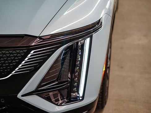 Used 2025 Cadillac Lyriq Sport image 7