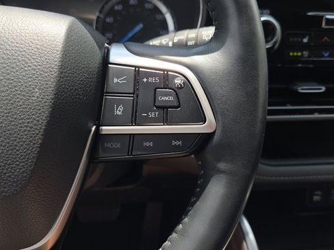 Used 2022 Toyota Highlander Platinum AWD/4WD image 34