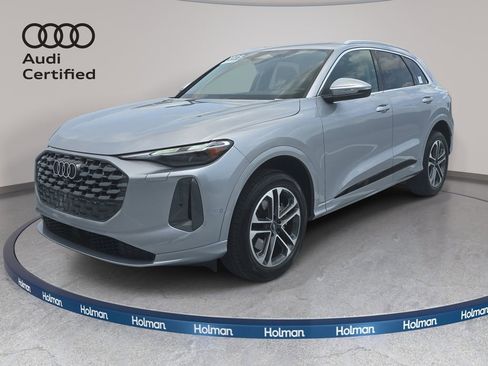 Certified 2025 Audi Q5 Premium w/ Convenience Package AWD/4WD image 1