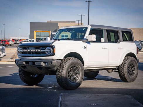 Used 2024 Ford Bronco Outer Banks AWD/4WD image 10