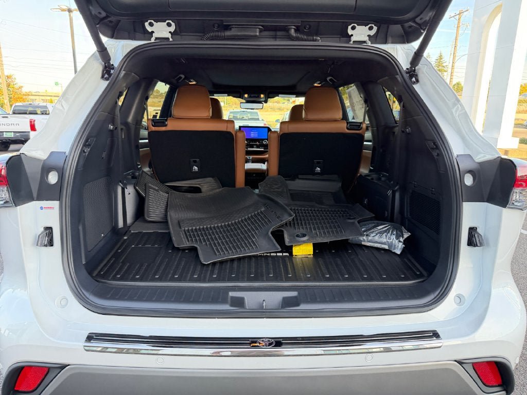 New 2026 Toyota Highlander Platinum AWD/4WD image 22