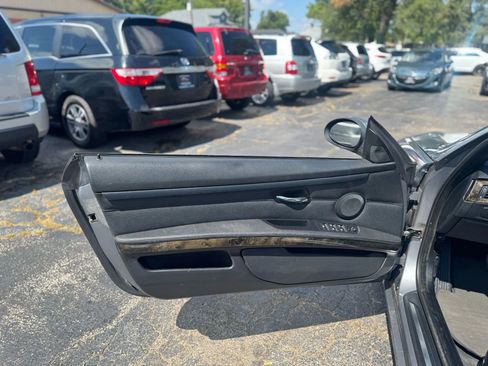 Used 2009 BMW 328i Convertible image 22