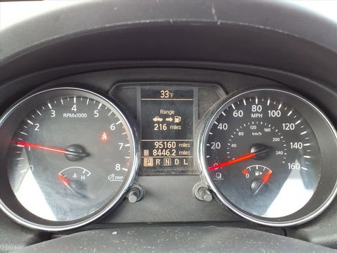 Used 2012 Nissan Rogue S image 18