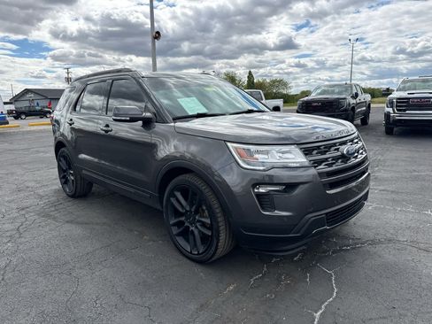 Used 2018 Ford Explorer XLT w/ Equipment Group 202A AWD/4WD image 7