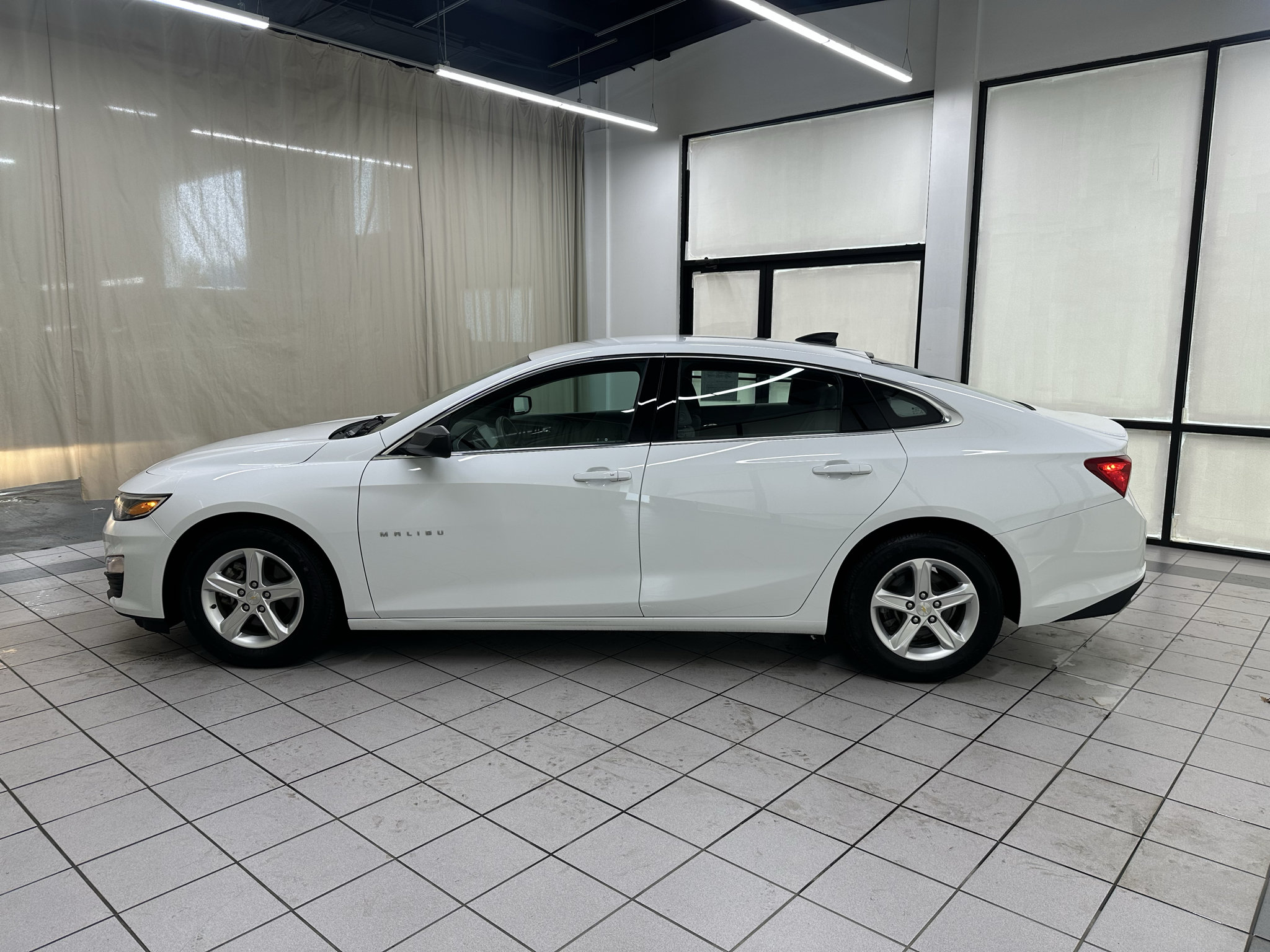 Certified 2022 Chevrolet Malibu LS w/ LPO, Convenience Package 1 FWD image 9