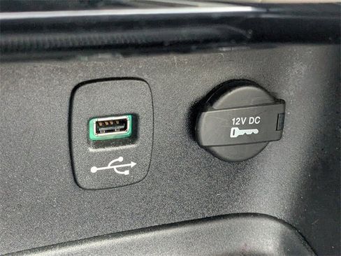 Used 2011 Chrysler 200 Touring image 18