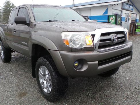 Used 2009 Toyota Tacoma 4x4 Access Cab image 2