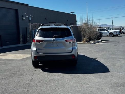 Used 2014 Toyota Highlander XLE image 4