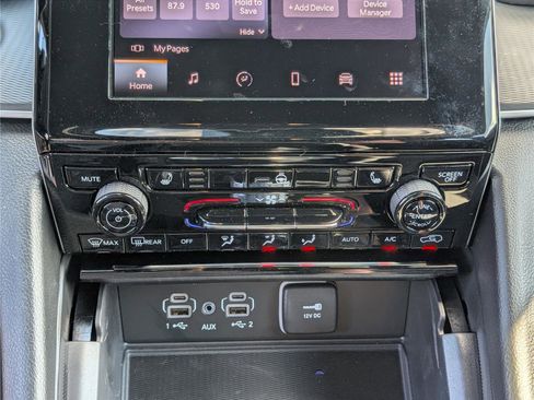 New 2025 Jeep Grand Cherokee Altitude image 22