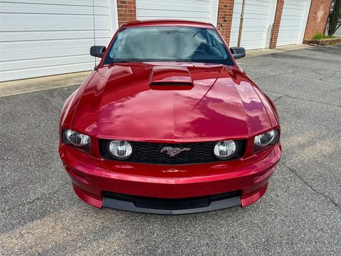 Used 2009 Ford Mustang GT image 12