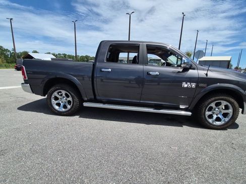 Used 2017 RAM 1500 Laramie w/ Convenience Group AWD/4WD image 4
