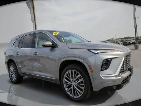 Used 2025 Buick Enclave Avenir w/ Super Cruise Package AWD/4WD image 1
