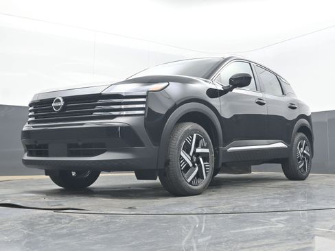 New 2026 Nissan Kicks SV FWD image 23