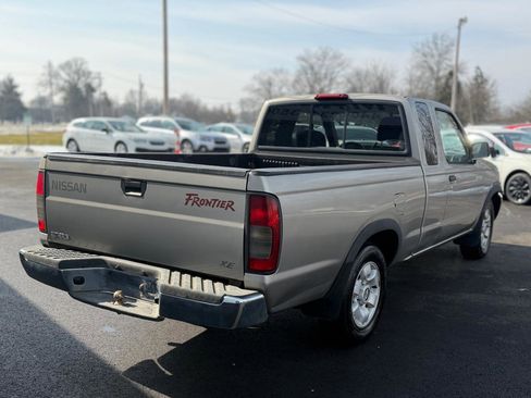 Used 2000 Nissan Frontier XE image 10