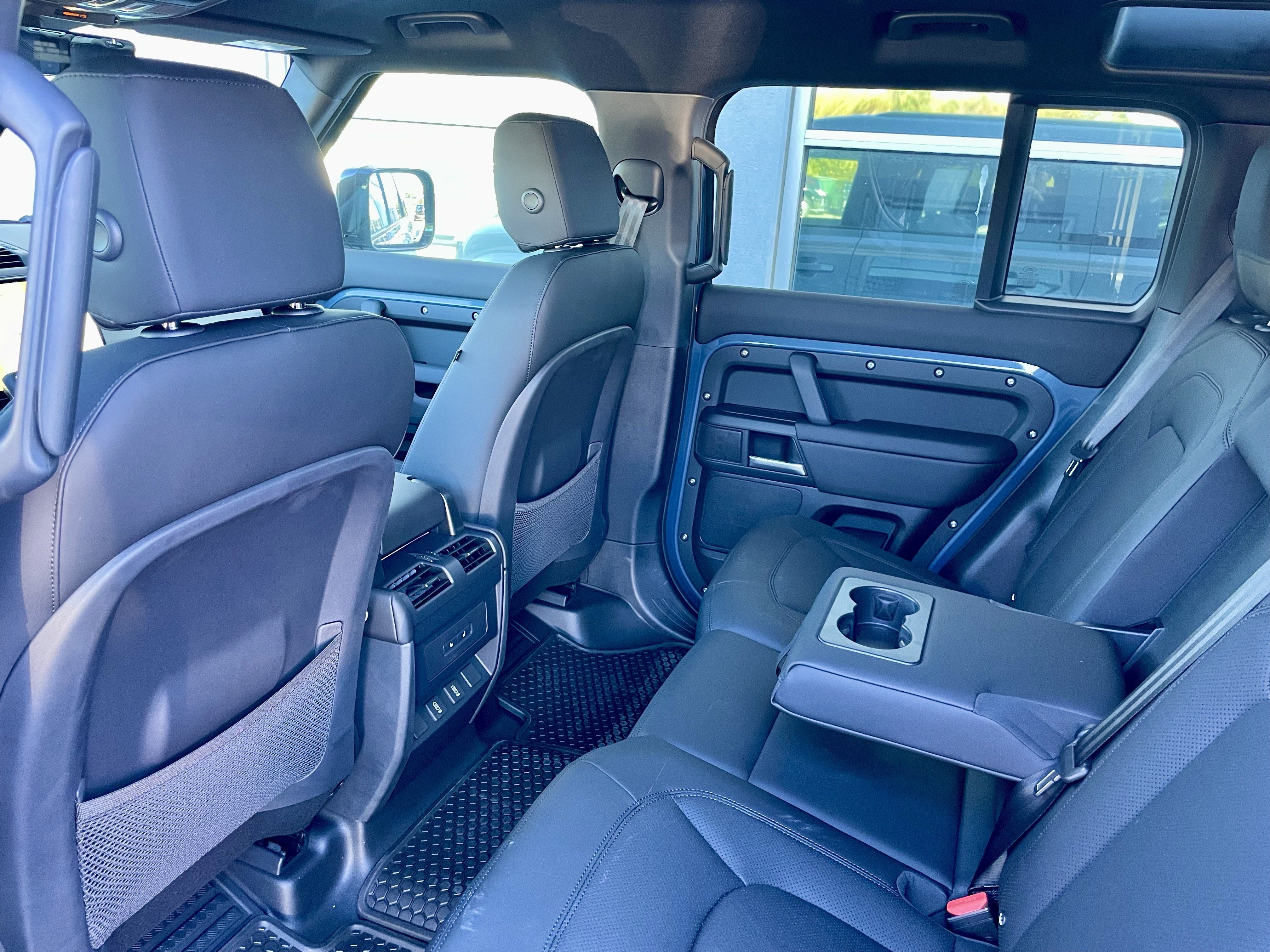 New 2026 Land Rover Defender 110 X-Dynamic SE AWD/4WD image 30