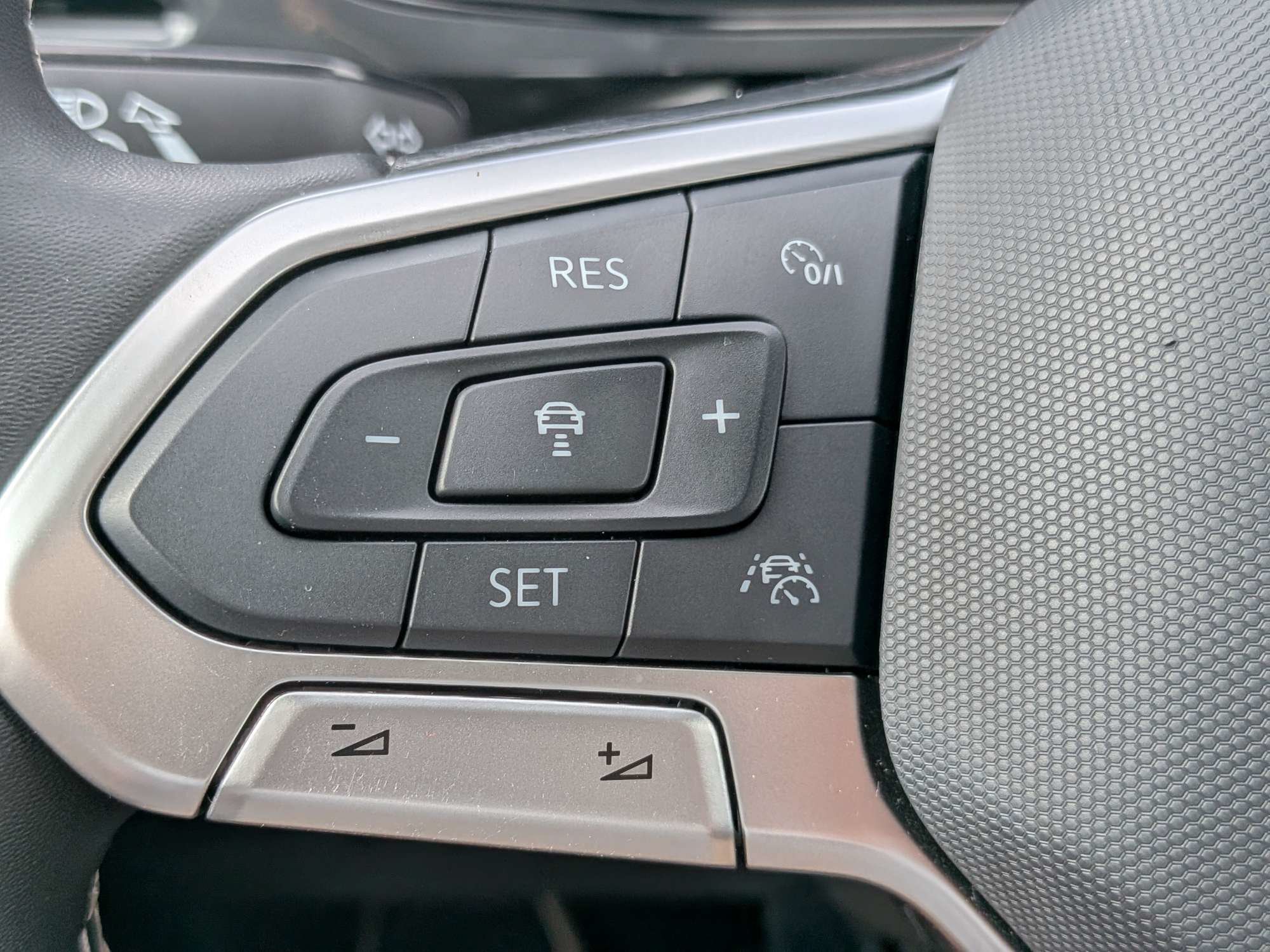 Certified 2024 Volkswagen Taos SEL AWD/4WD image 26
