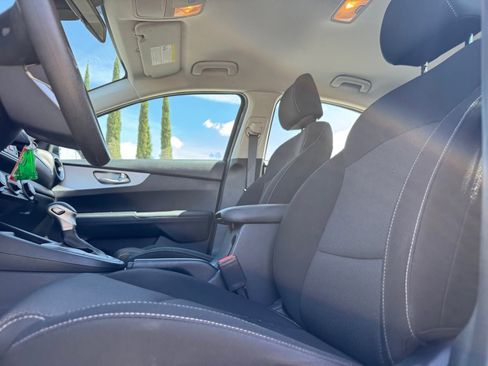 Used 2023 Kia Forte LXS w/ LXS Technology Package image 16