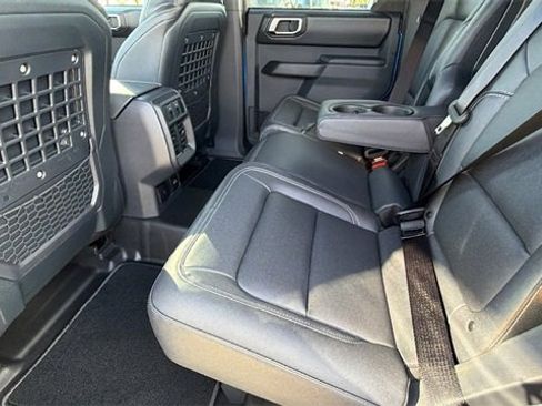 New 2025 Ford Bronco Badlands w/ Sasquatch Package image 16