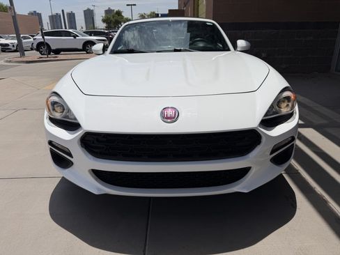 Used 2018 FIAT 124 Spider Classica w/ Technology Group RWD image 10