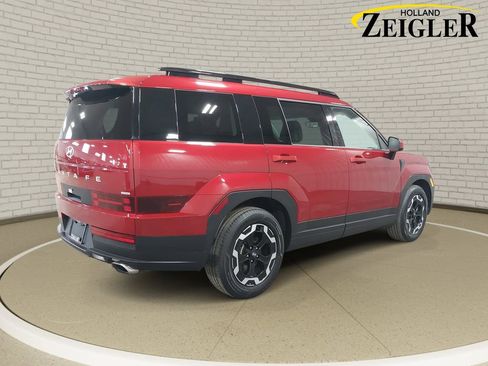 Used 2025 Hyundai Santa Fe SEL AWD/4WD image 5