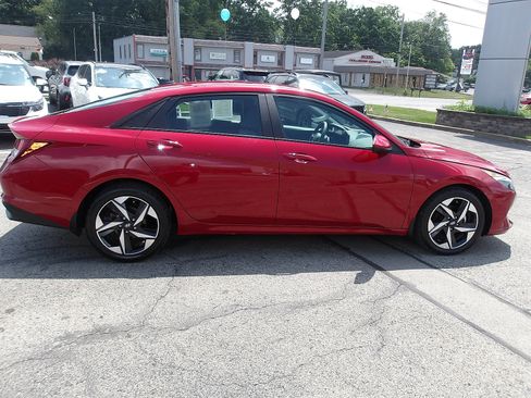 Used 2023 Hyundai Elantra SEL w/ Convenience Package FWD image 8