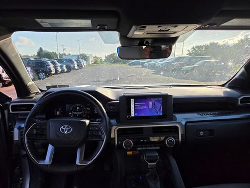 Used 2024 Toyota Tacoma SR5 AWD/4WD image 6