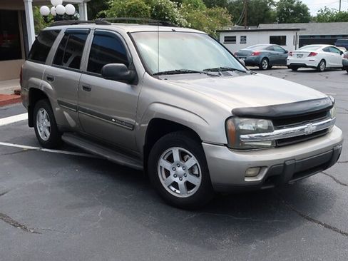 Used 2002 Chevrolet TrailBlazer LT image 3
