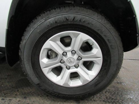 Used 2020 Toyota 4Runner SR5 Premium AWD/4WD image 21