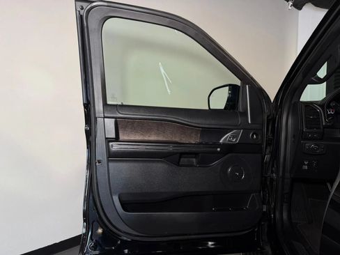 Used 2019 Ford Expedition Max Limited RWD image 28