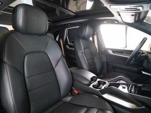 Certified 2025 Porsche Cayenne AWD/4WD image 18