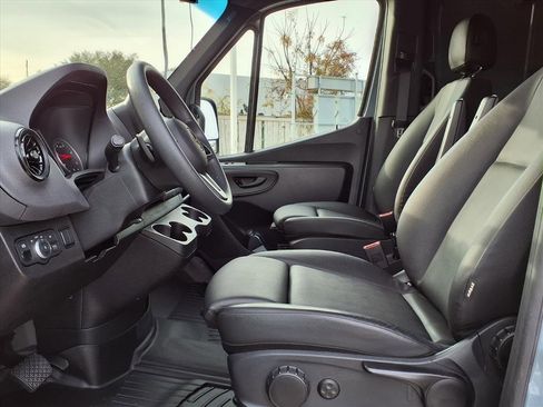 Used 2024 Mercedes-Benz Sprinter 144 Cargo image 21
